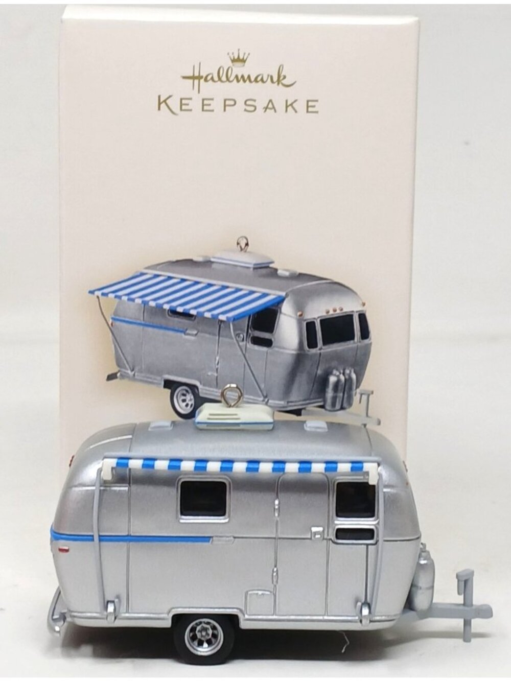 Hallmark Keepsake 2007 Airstream Dreams Christmas Ornament w/ Awning #GS-8 - Picture 1 of 11